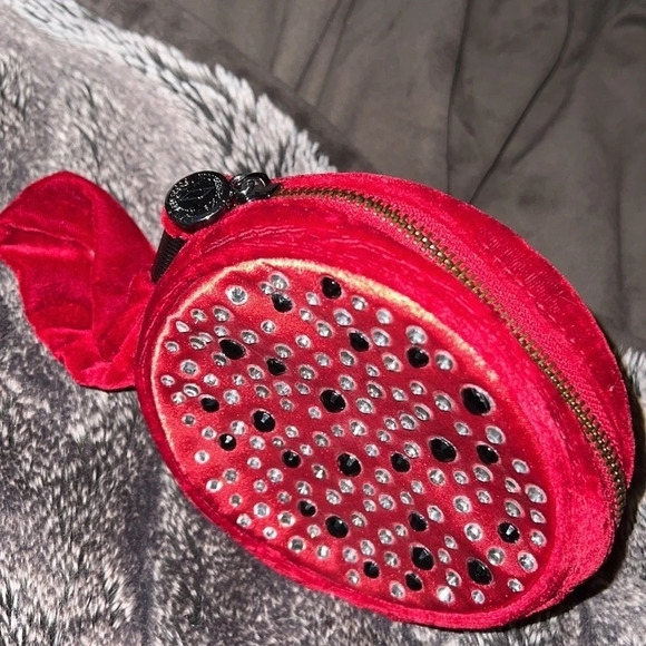 BCBG Generation Vintage velvet burgundy studded round wristlet small  bag - Picture 14 of 15